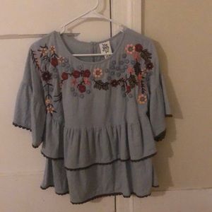 Ivy Jane XS light blue blouse with embroidered flowers